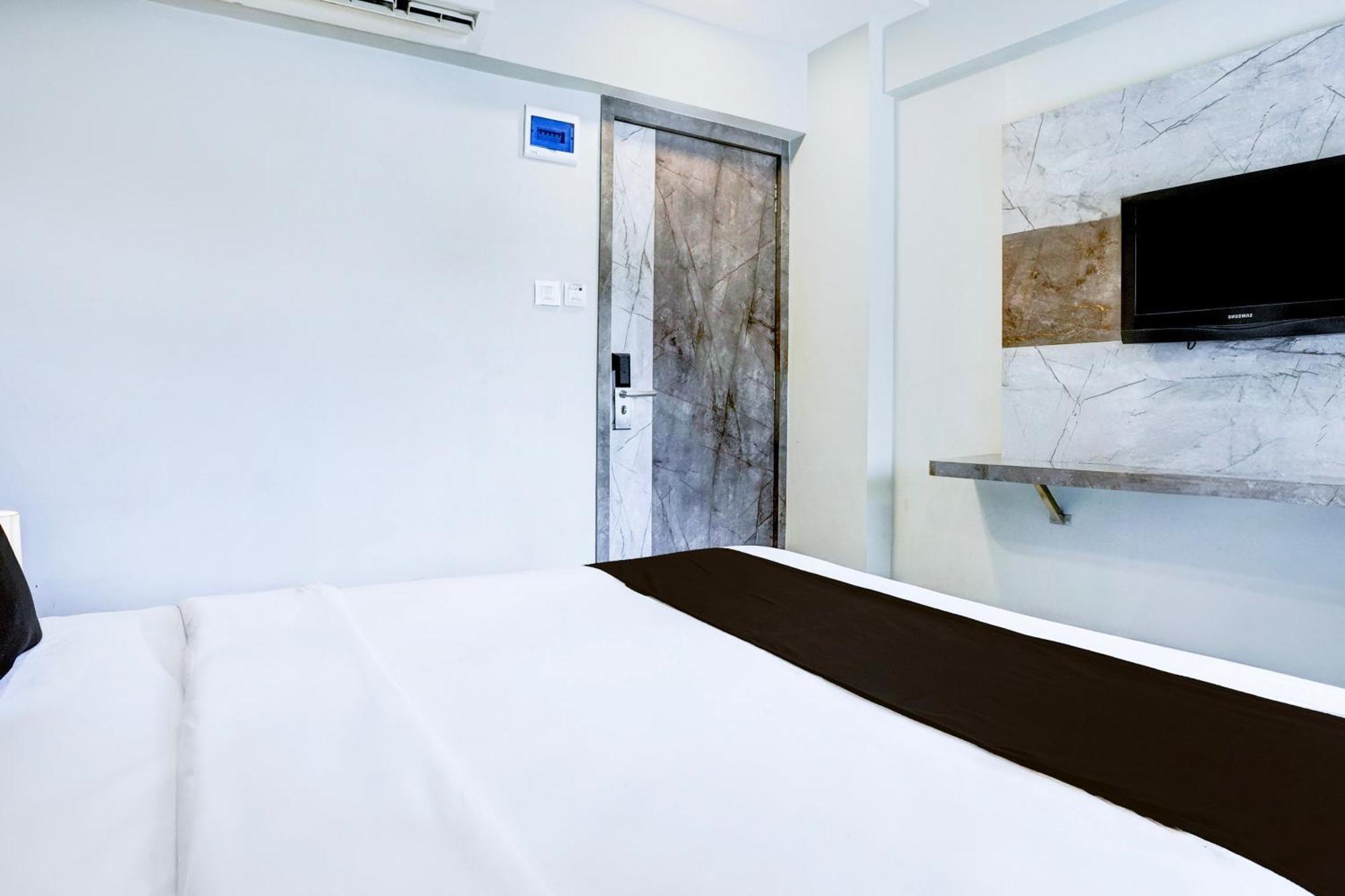 فندق Super Townhouse Oak Vashi Turambhe المظهر الخارجي الصورة