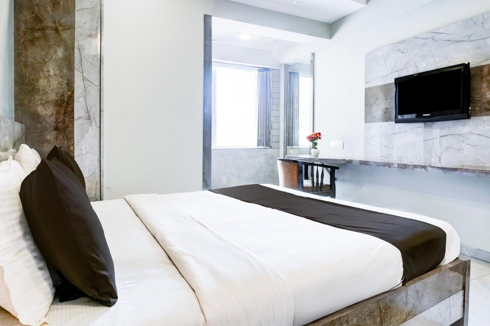 فندق Super Townhouse Oak Vashi Turambhe المظهر الخارجي الصورة